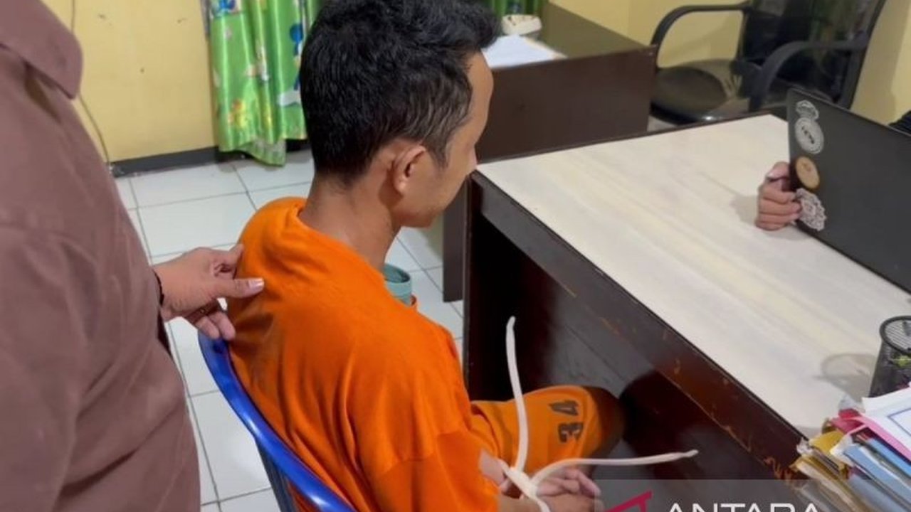 Polres Bengkulu Utara menangkap JM (33), seorang oknum guru honorer yang diduga melakukan pelecehan seksual terhadap muridnya sebanyak 11 kali sejak Februari hingga Juni 2024.