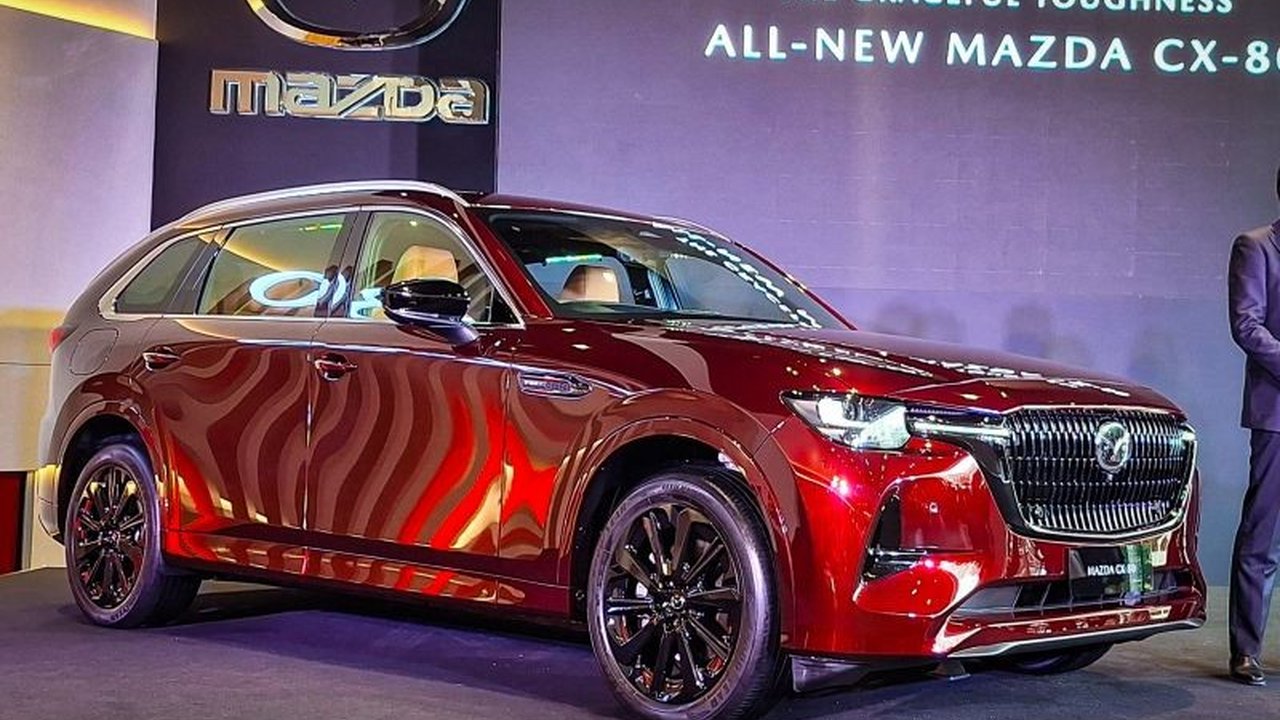Mazda Indonesia resmi luncurkan CX-80 PHEV, SUV tiga baris mewah dengan teknologi hybrid canggih, fitur keselamatan lengkap, dan harga Rp1,19 miliar.