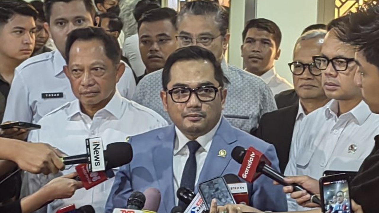 Pelantikan kepala daerah hasil Pilkada 2024 yang masih disengketakan di Mahkamah Konstitusi (MK) akan menunggu putusan final MK, sementara kepala daerah lainnya dilantik serentak pada 6 Februari 2025.