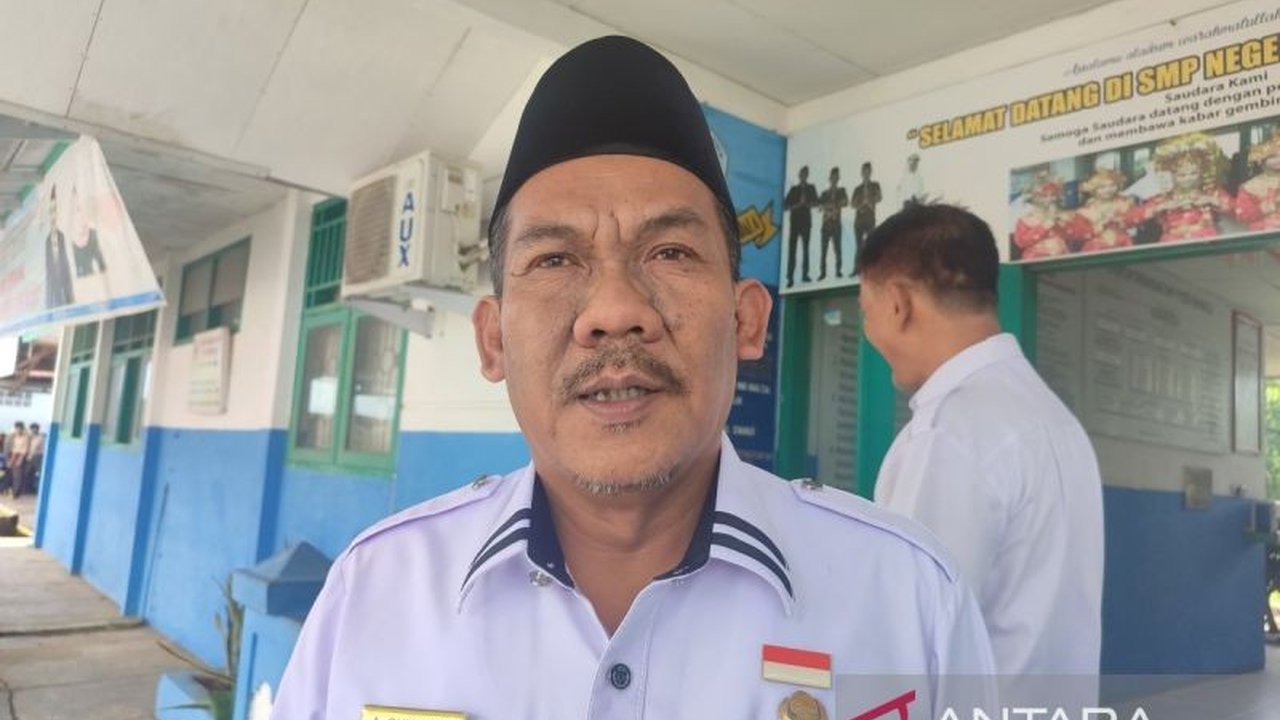 Pemerintah Kota Bengkulu meluncurkan program Makan Bergizi Gratis (MBG) untuk 3000 siswa SD dan SMP di enam sekolah pada 3 Februari 2025, bertujuan meningkatkan gizi dan kesehatan siswa serta menekan angka malnutrisi.