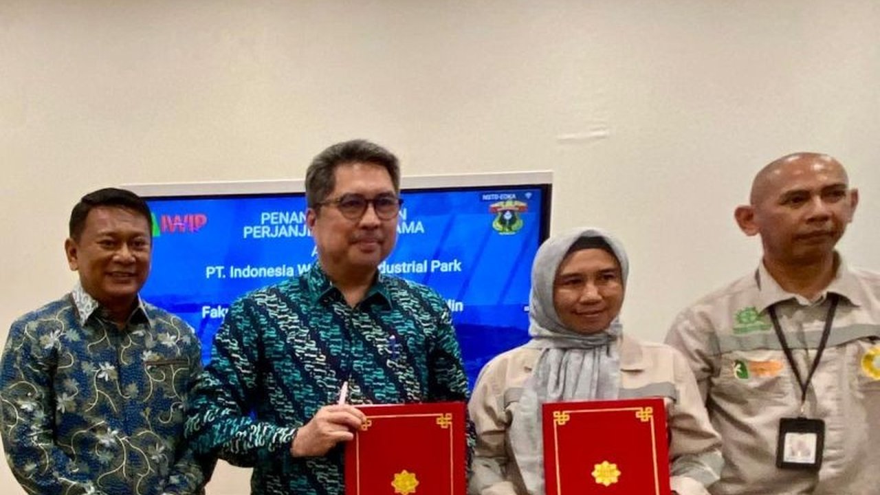 Fakultas Vokasi Universitas Hasanuddin (Unhas) dan PT IWIP resmi menjalin kerja sama untuk meningkatkan kualitas pendidikan vokasi, khususnya program studi Teknologi Metalurgi Ekstrasi, melalui praktik industri dan magang.