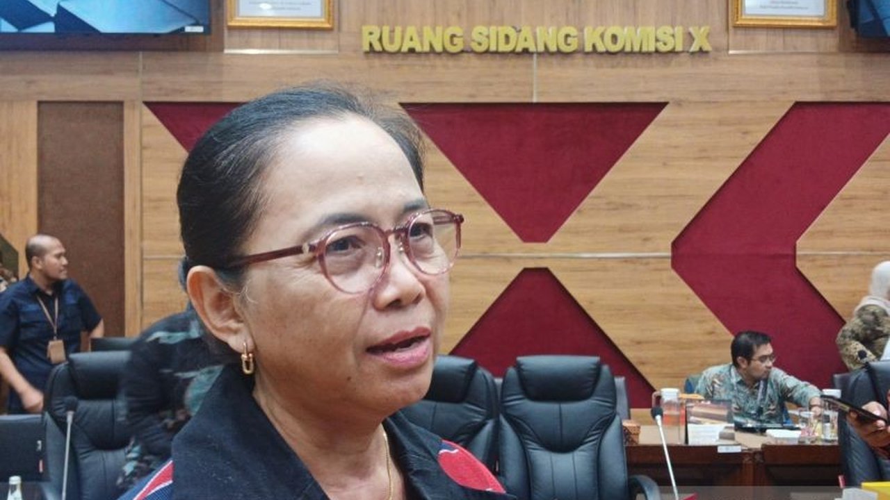Wakil Ketua Komisi X DPR RI meminta dosen menunda demo tuntutan tunjangan kinerja (tukin) karena DPR tengah berupaya memperjuangkan pembayarannya kepada pemerintah.