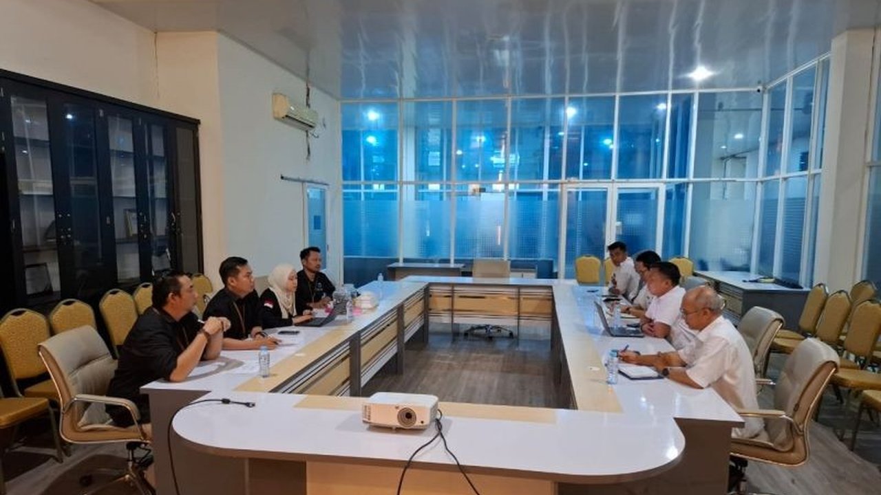 Ombudsman RI Perwakilan Gorontalo mendesak Pemkab Gorontalo Utara segera membayarkan selisih kenaikan gaji ASN Januari-Februari 2024 yang belum terpenuhi, karena berdampak pada kesejahteraan dan pelayanan publik.