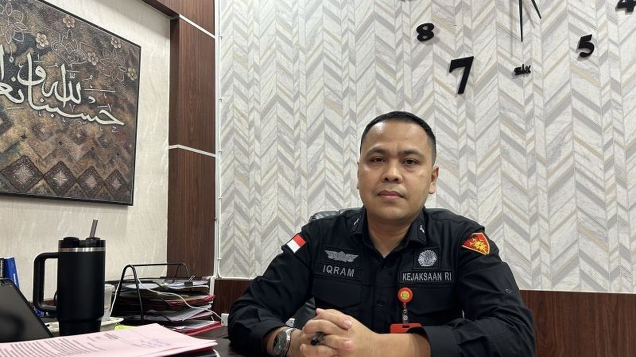 Sidang 12 terdakwa kasus narkoba, termasuk 11 mantan anggota Satresnarkoba Polresta Barelang dan satu sipil, ditunda hingga 30 Januari 2025 karena belum selesainya koordinasi pengamanan dengan Polda Kepri.