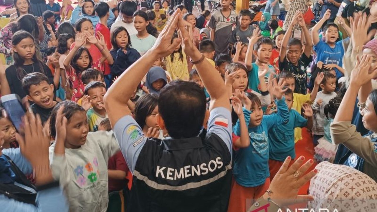 Polres Metro Jakarta Pusat mengadakan program penyembuhan trauma bagi korban kebakaran Kemayoran, fokus pada anak-anak, wanita, dan lansia, untuk membantu mereka pulih secara fisik dan psikologis.