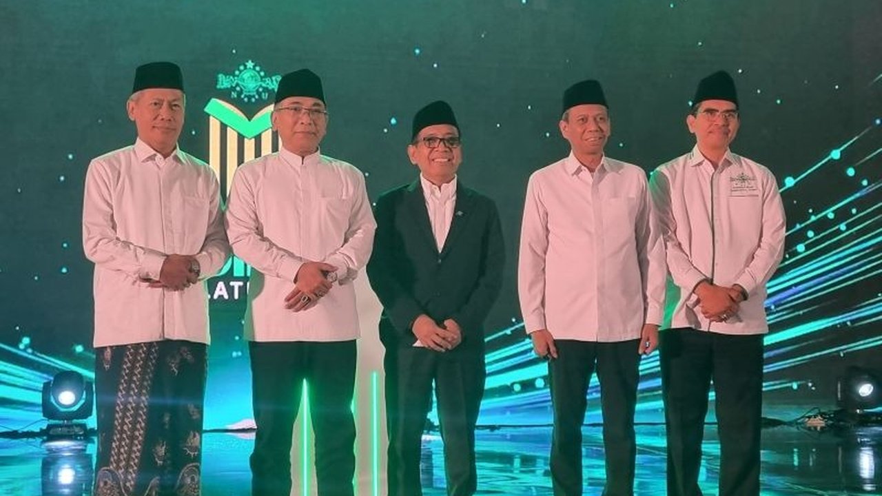 Ketua Umum PBNU, Gus Yahya, mengungkapkan warga NU telah membangun sekitar 54 ribu lembaga pendidikan secara swadaya, mulai dari PAUD hingga perguruan tinggi, dan PBNU berupaya membangun sistem pengelolaan yang lebih terstruktur.