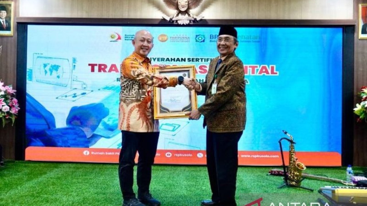 BPJS Kesehatan mengapresiasi RS PKU Muhammadiyah Surakarta atas implementasi transformasi digital yang memudahkan akses pelayanan JKN, ditandai dengan pemberian penghargaan bintang lima.