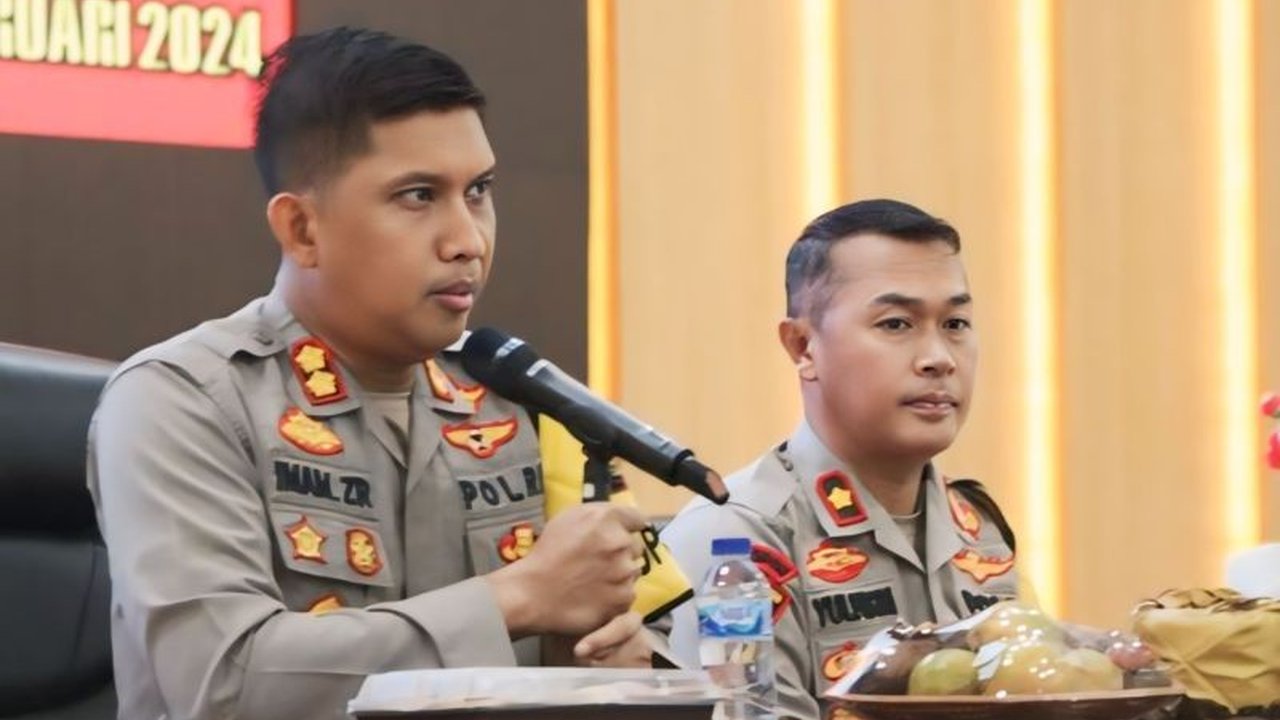 Empat pelaku pungli di Jalan Lintas Sumatera, Kabupaten OKU, Sumatera Selatan, ditangkap polisi setelah terjaring operasi, dengan barang bukti uang tunai Rp568.000 dan sejumlah barang lainnya.