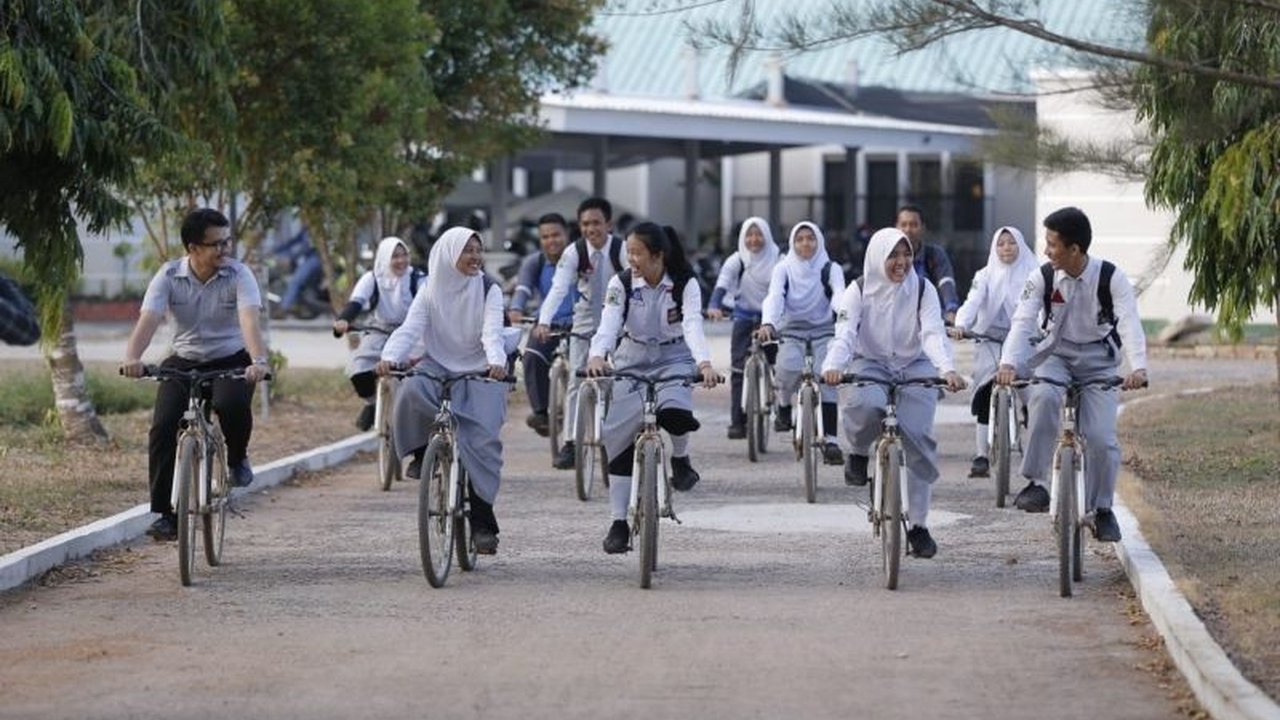 MIND ID, melalui berbagai program beasiswa dan pelatihan olahraga, berkomitmen mendukung pengembangan SDM Indonesia menuju visi Indonesia Emas 2045, dengan berbagai pencapaian membanggakan di kancah nasional dan internasional.