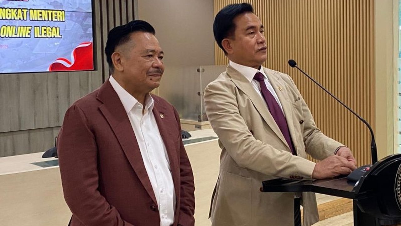 Menteri Koordinator Bidang Hukum dan HAM, Yusril Ihza Mahendra, menyatakan pemerintah masih mempelajari wacana pemulangan Hambali dari Guantanamo, mempertimbangkan berbagai aspek hukum dan koordinasi antar kementerian.