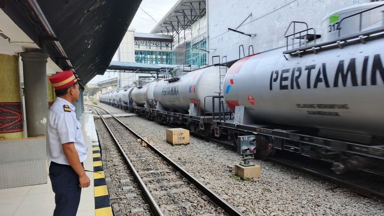 PT Kereta Api Indonesia (KAI) Divre I Sumatera Utara mencatat peningkatan 12 persen pada angkutan barang tahun 2024, didominasi lonjakan 61 persen pada komoditi peti kemas.