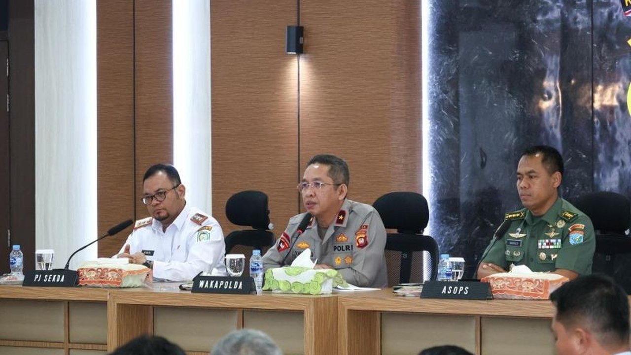 Pemerintah Provinsi Kalimantan Barat bersama Forkopimda menyiapkan pengamanan menyeluruh untuk perayaan Imlek 2576 dan Cap Go Meh 2025, memastikan kelancaran, keamanan, dan kenyamanan bagi seluruh masyarakat dan wisatawan.