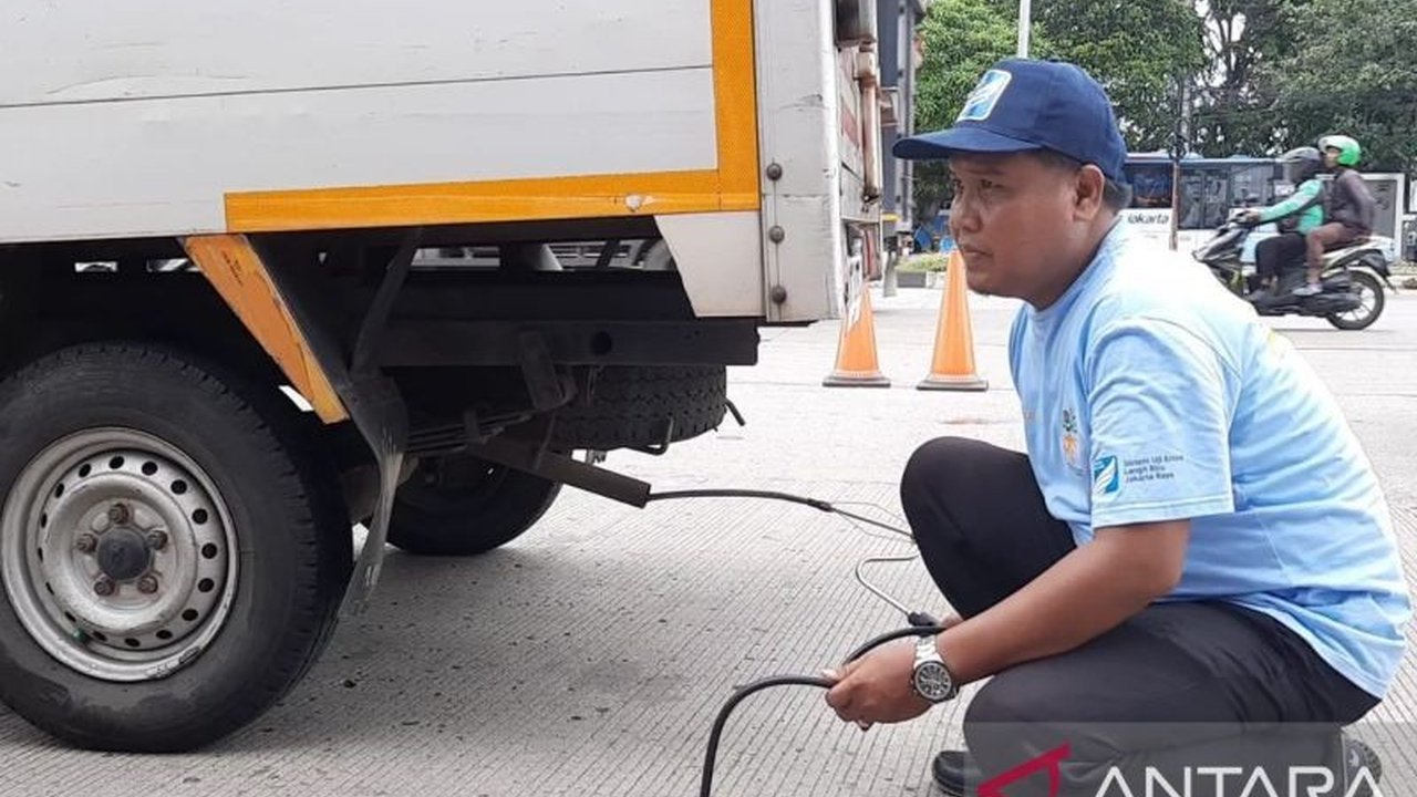 Pemerintah DKI Jakarta gencar melakukan uji emisi kendaraan bermotor sejak awal tahun untuk mengantisipasi peningkatan polusi udara saat musim kemarau tiba,  mencakup kerja sama dengan daerah sekitar.