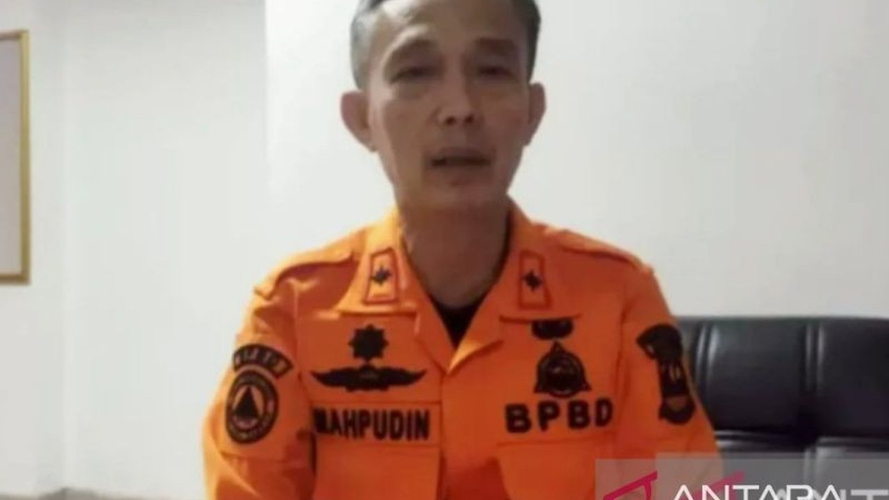 BPBD Karawang membuka posko siaga bencana menyusul tingginya curah hujan dan potensi bencana alam seperti banjir dan longsor di Karawang, Jawa Barat.