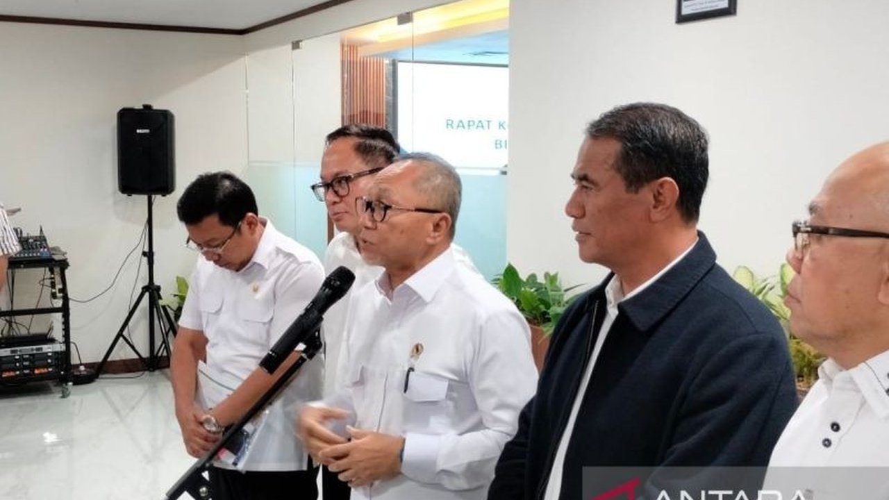 Pemerintah melalui Menko Pangan meminta Bulog menyerap 3 juta ton beras hingga April 2025 dengan harga pembelian pemerintah (HPP) beras Rp12.000 per kg,  sejalan dengan HPP gabah Rp6.500 per kg untuk melindungi petani.