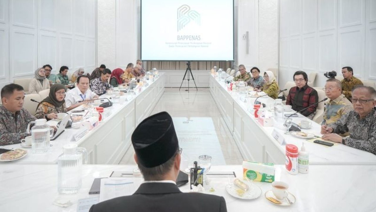 Menteri PPN/Bappenas mendorong Dewan Kopi Indonesia untuk berpartisipasi dalam World Expo Osaka 2025 guna meningkatkan daya saing kopi Indonesia di pasar global, dengan langkah-langkah strategis seperti promosi rutin dan penerapan Good Agricultural Practi