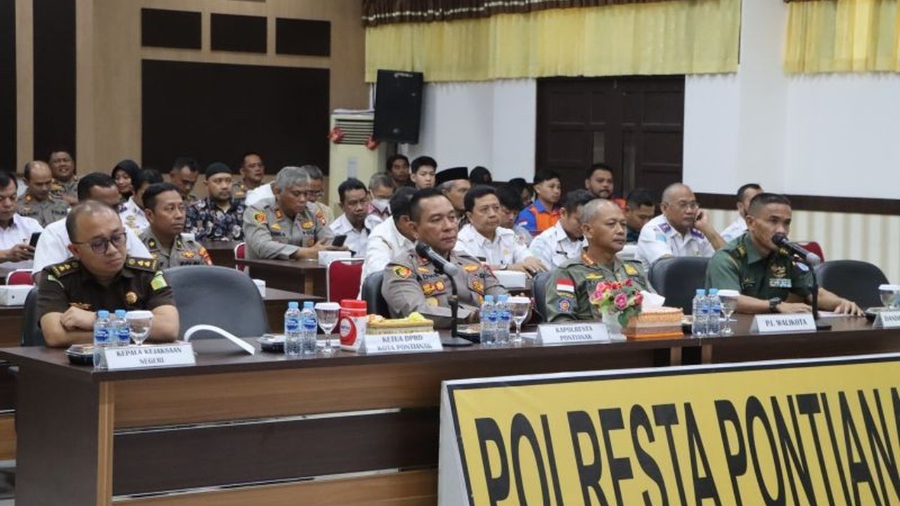 Polresta Pontianak memperkuat koordinasi dengan Forkopimda dan tokoh masyarakat untuk memastikan perayaan Imlek 2576 dan Cap Go Meh 2025 di Pontianak berjalan aman dan kondusif.