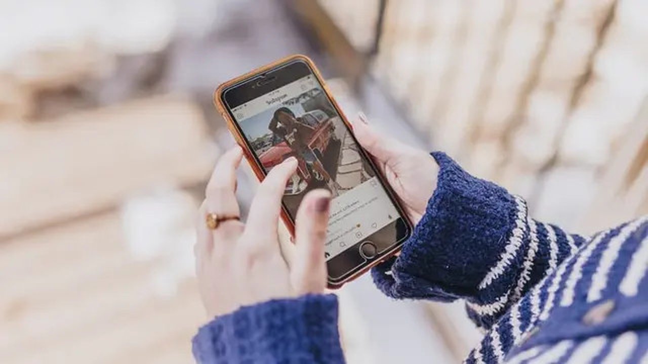 Banyak selfie, foto traveling, atau foto-foto hobi yang dilakukan? Feed Instagram seseorang bisa gambarkan bagaimana kepribadian mereka. Penasaran seperti apa? Simak berikut ini. (Foto: Un