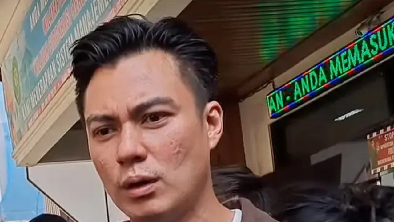 Baim Wong lewat pengacaranya, Fahmi Bachmid, akhirnya mengakui mediasi dengan Paula Verhoeven gagal. Sidang cerai dilanjutkan besok jam 10 pagi. (Foto: Dok. YouTube Intens Investigasi)