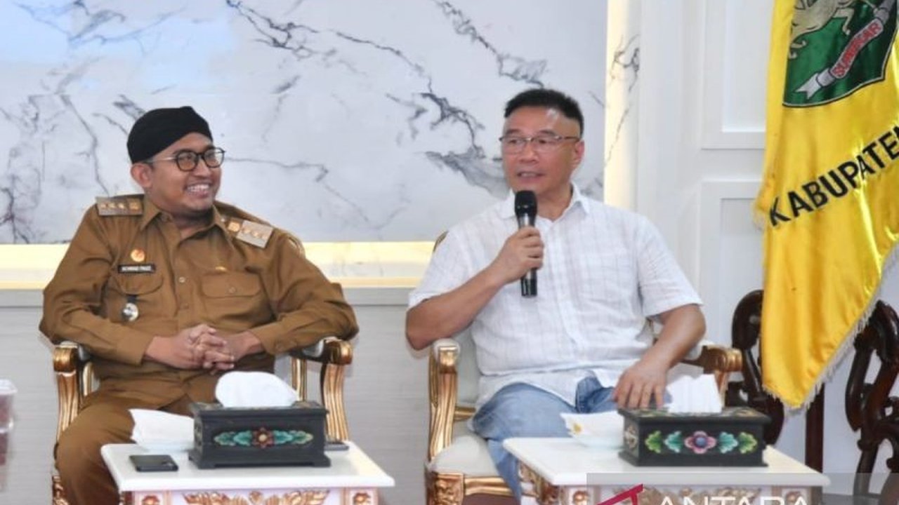 Pemerintah Kabupaten Sumenep bermitra dengan perusahaan Singapura, Stemcell United Limited, untuk mengembangkan budi daya lobster senilai Rp16,4 triliun, menciptakan lapangan kerja bagi masyarakat lokal dan mendorong ekonomi biru.