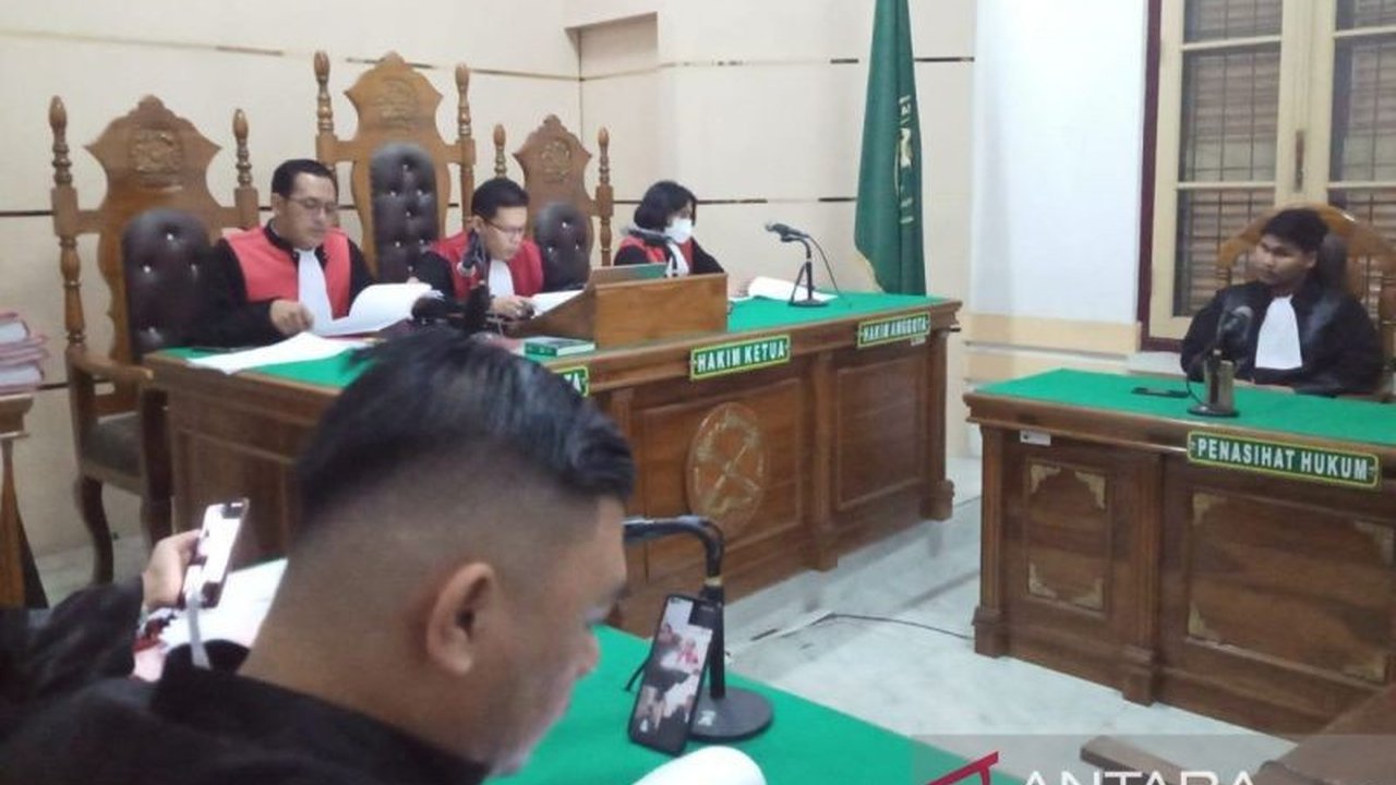 Pengadilan Negeri Medan menolak eksepsi Yenny, pegawai Bank Mega yang didakwa menggelapkan dana perusahaan lebih dari Rp8,6 miliar terkait transaksi fiktif dengan PT Kejar.