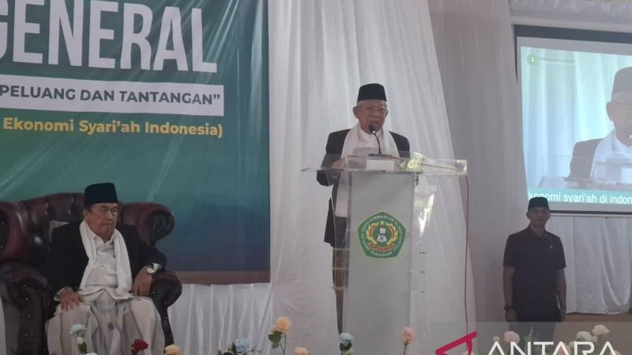 Wakil Presiden Ma'ruf Amin menyoroti rendahnya literasi ekonomi syariah di Indonesia, kendati potensi pengembangannya sangat besar,  seraya mendorong edukasi intensif dan regulasi yang mendukung.