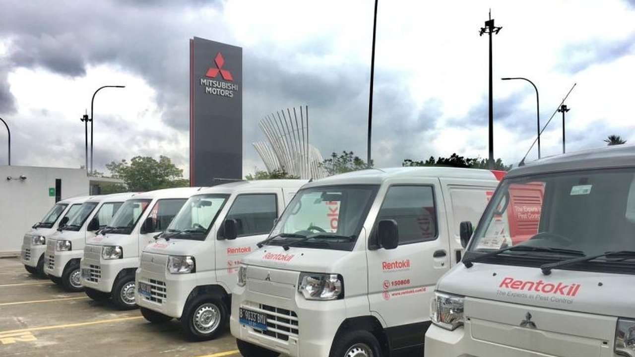 Rentokil Initial Indonesia meluncurkan 11 mobil listrik Mitsubishi L100 EV untuk operasional, bertujuan meningkatkan efisiensi biaya dan mendukung komitmen Net Zero Carbon pada 2040.