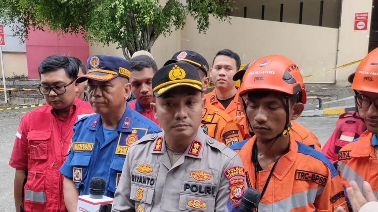 Meskipun masa tanggap darurat kebakaran Glodok Plaza telah berakhir, proses evakuasi korban masih berlanjut karena lantai 8 belum sepenuhnya dapat diakses, dengan 11 kantong jenazah telah ditemukan hingga saat ini.