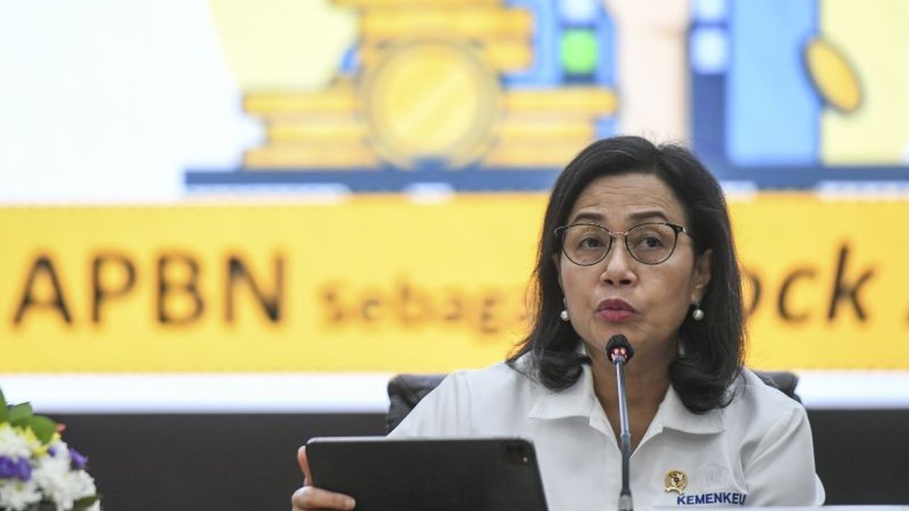 Menteri Keuangan, BUMN, dan ESDM membahas Rencana Usaha Penyediaan Tenaga Listrik (RUPTL) 2025-2034, fokus pada transisi energi terbarukan, peningkatan kapasitas pembangkit, dan investasi besar-besaran.