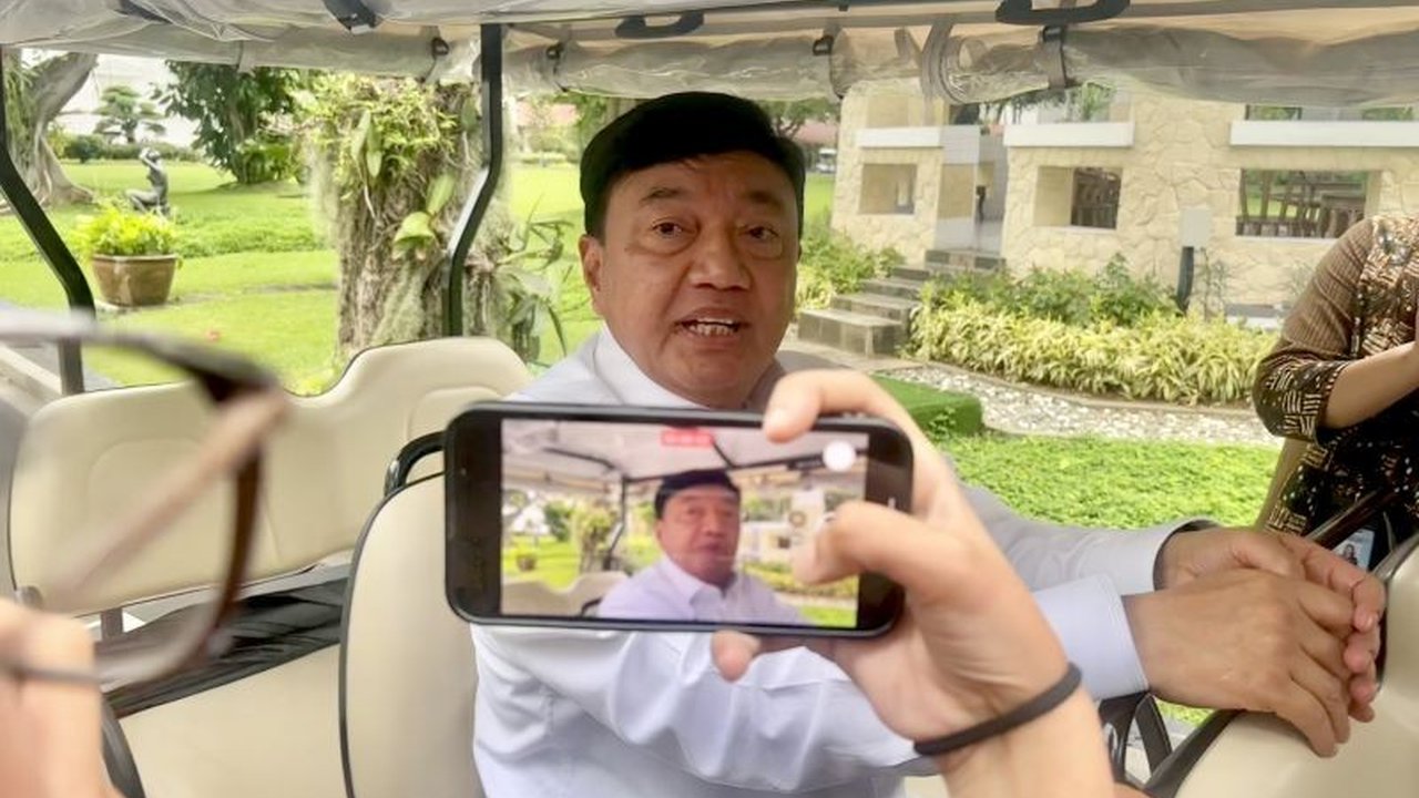 Menko Polkam Budi Gunawan mengumumkan penambahan dua desk baru untuk menangani kebakaran hutan dan lahan (karhutla) serta tindak pidana perdagangan orang (TPPO), menindaklanjuti arahan Presiden Prabowo Subianto.