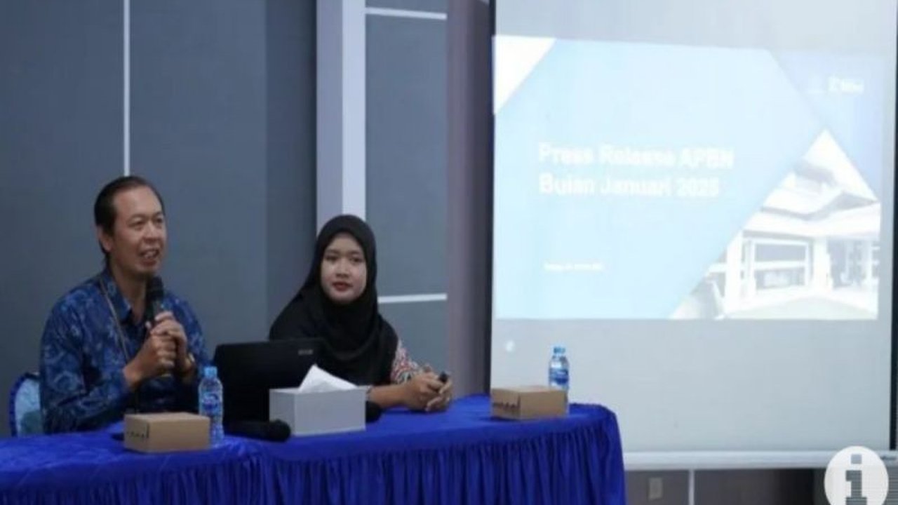 KPPN Tanjung telah menyalurkan dana Bantuan Operasional Satuan Pendidikan (BOSP) tahap I sebesar Rp38,1 miliar kepada 1.428 sekolah di Kabupaten Tabalong, Balangan, dan Hulu Sungai Utara, Kalimantan Selatan.