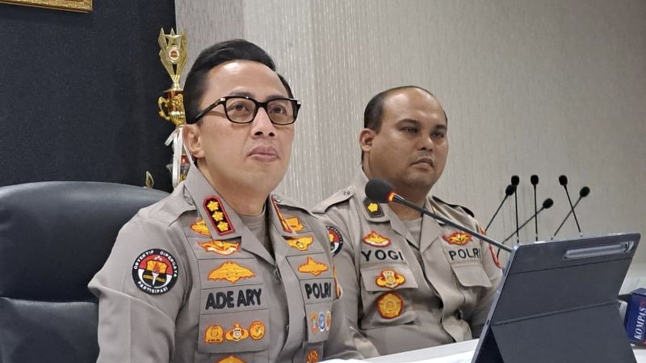 Polda Metro Jaya berhasil menangkap empat pelaku sindikat perampokan rumah kosong di Jakarta yang beraksi di berbagai wilayah sejak Agustus 2024 hingga Januari 2025, dengan satu pelaku utama dan tiga penadah.