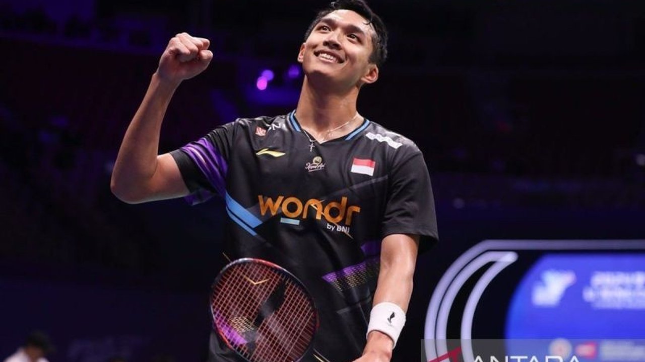 Jonatan Christie, unggulan ketiga, berhasil melaju ke babak 16 besar Indonesia Masters 2025 setelah mengalahkan wakil Taiwan, Su Li Yang, di Istora Senayan, Jakarta, dan mengincar poin maksimal jelang All England Open.