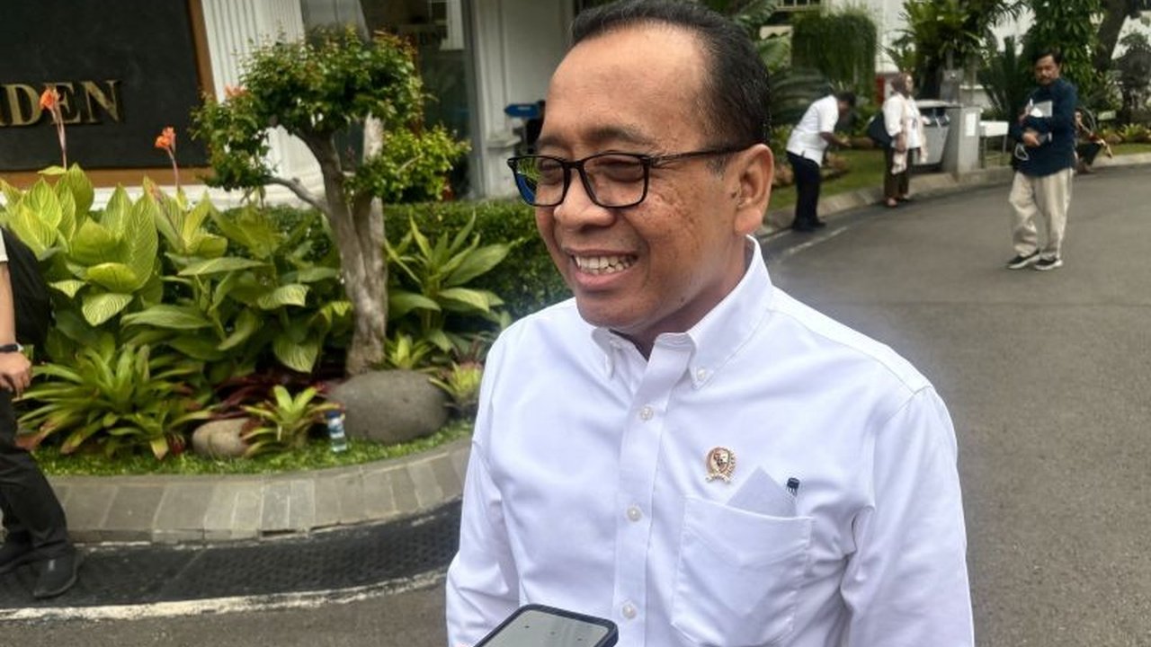 Menko PMK Pratikno mengumumkan kesepakatan damai antara pimpinan dan pegawai Kemdikbudristek pasca-unjuk rasa, menekankan pentingnya komunikasi dan penyelesaian internal.