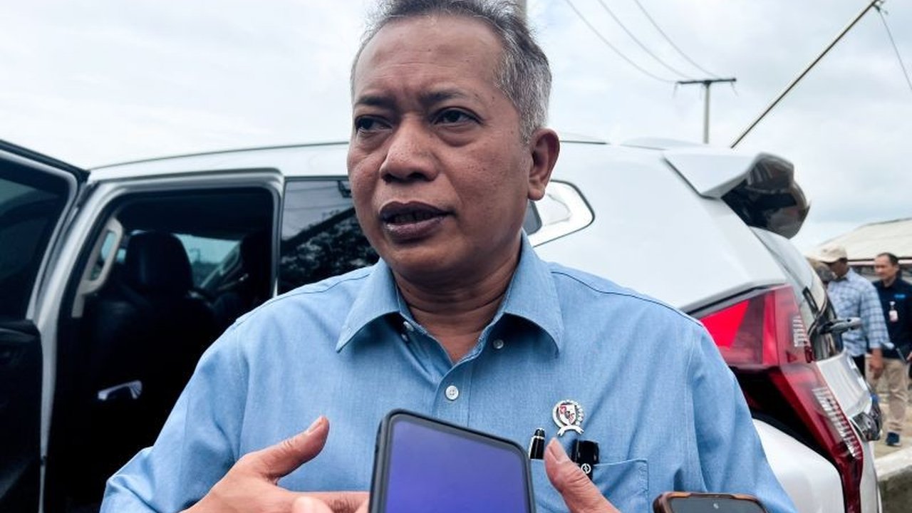 Wakil Menteri Koperasi berkoordinasi dengan kementerian lain untuk membangun akses jalan dan tanggul bagi koperasi tambak di Bekasi guna meningkatkan produktivitas dan mengatasi masalah infrastruktur.