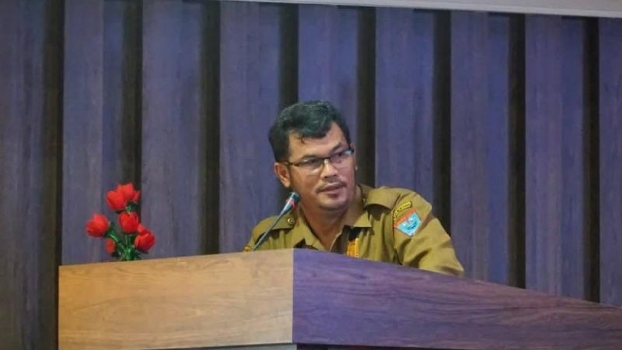 Pemkab Kepulauan Mentawai memprioritaskan pembangunan sumber daya manusia (SDM) dan ketahanan daerah untuk mengatasi kemiskinan, meningkatkan layanan kesehatan dan pendidikan, serta mendorong pertumbuhan ekonomi yang berkelanjutan.