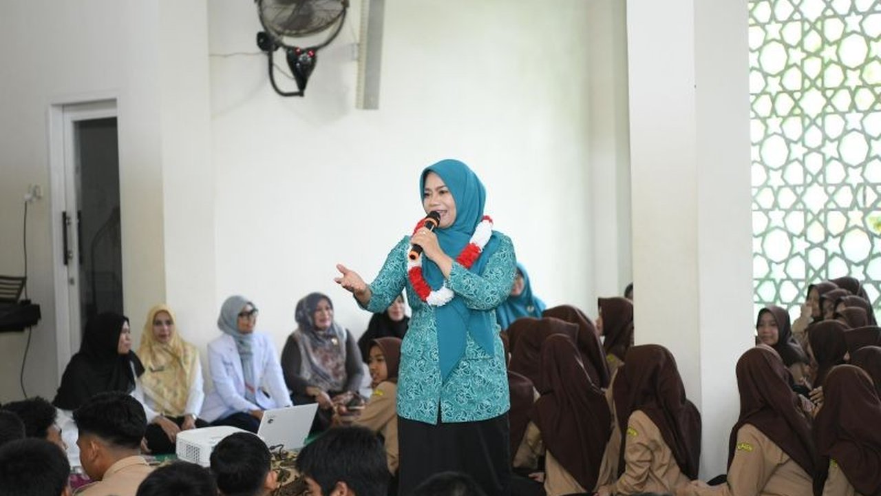 Penjabat Ketua TP PKK Aceh, Safriati, mengingatkan pelajar Aceh untuk menghindari perundungan dan kenakalan remaja seperti narkoba dan seks bebas,  mengingat meningkatnya kasus kriminal di kalangan remaja.