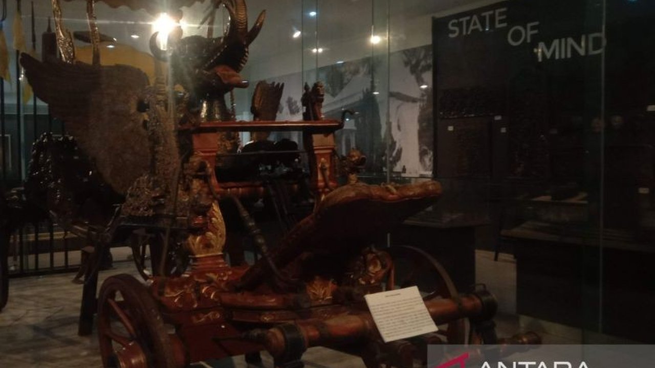 Kabupaten Cirebon, Jawa Barat, kini memiliki 18 Warisan Budaya Tak Benda (WBTb) yang ditetapkan pemerintah,  mendukung sektor pariwisata dan daya tarik budaya lokal.