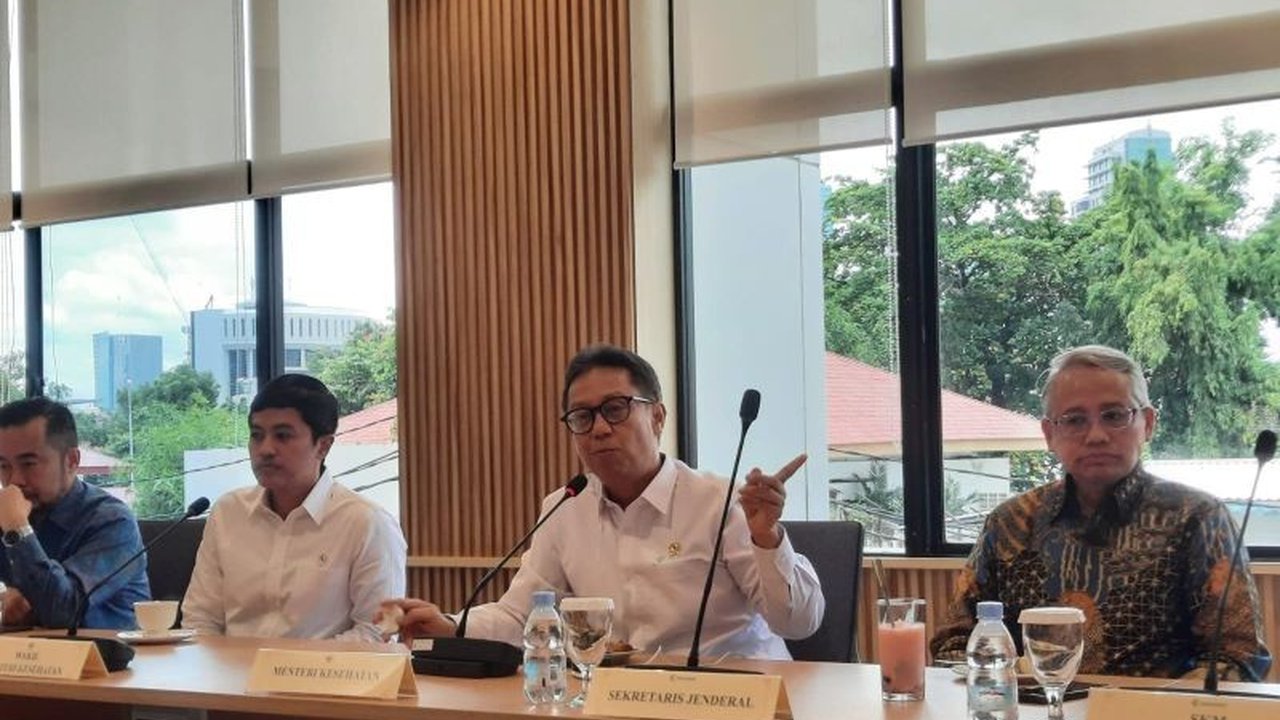 Kementerian Kesehatan meluncurkan program Pemeriksaan Kesehatan Gratis (PKG) menargetkan 200 juta penduduk Indonesia yang belum pernah melakukan skrining kesehatan untuk mencegah penyakit sejak dini.