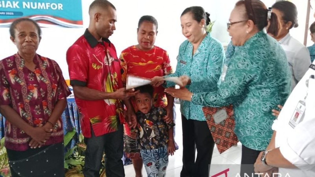 Penjabat Bupati Biak Numfor, Sofia Bonsapia, memastikan seluruh layanan penerbitan dokumen kependudukan di Disdukcapil Biak Numfor diberikan gratis kepada masyarakat tanpa biaya tambahan, guna mempermudah aksesibilitas layanan publik.