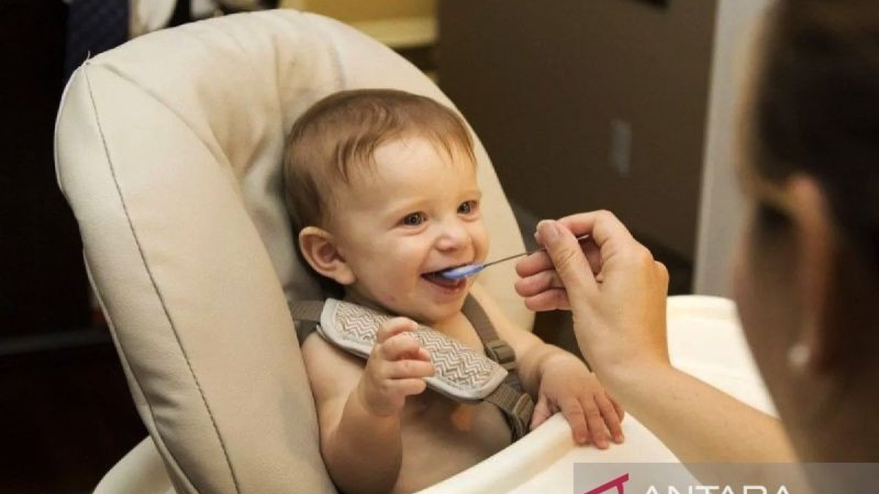 Liburan tak perlu membuat nutrisi si kecil terganggu; ahli gizi bagikan tips menjaga kualitas MPASI selama perjalanan, baik perjalanan dekat maupun jauh, dengan memperhatikan suhu dan waktu penyimpanan.