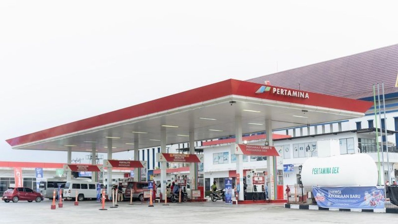 Distribusi energi di Aceh berjalan aman dan lancar selama libur akhir tahun 2024-2025, meskipun terjadi peningkatan konsumsi BBM Gasoline dan LPG, serta layanan tambahan dari Pertamina.