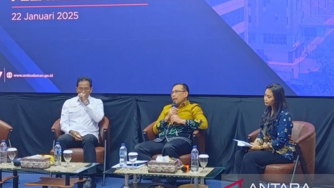 Ombudsman RI memberikan apresiasi atas instruksi Presiden Prabowo Subianto terkait pembongkaran pagar laut di Tangerang yang menghambat aktivitas nelayan, namun tetap menyelidiki potensi maladministrasi dalam proses penerbitan sertifikat lahan.