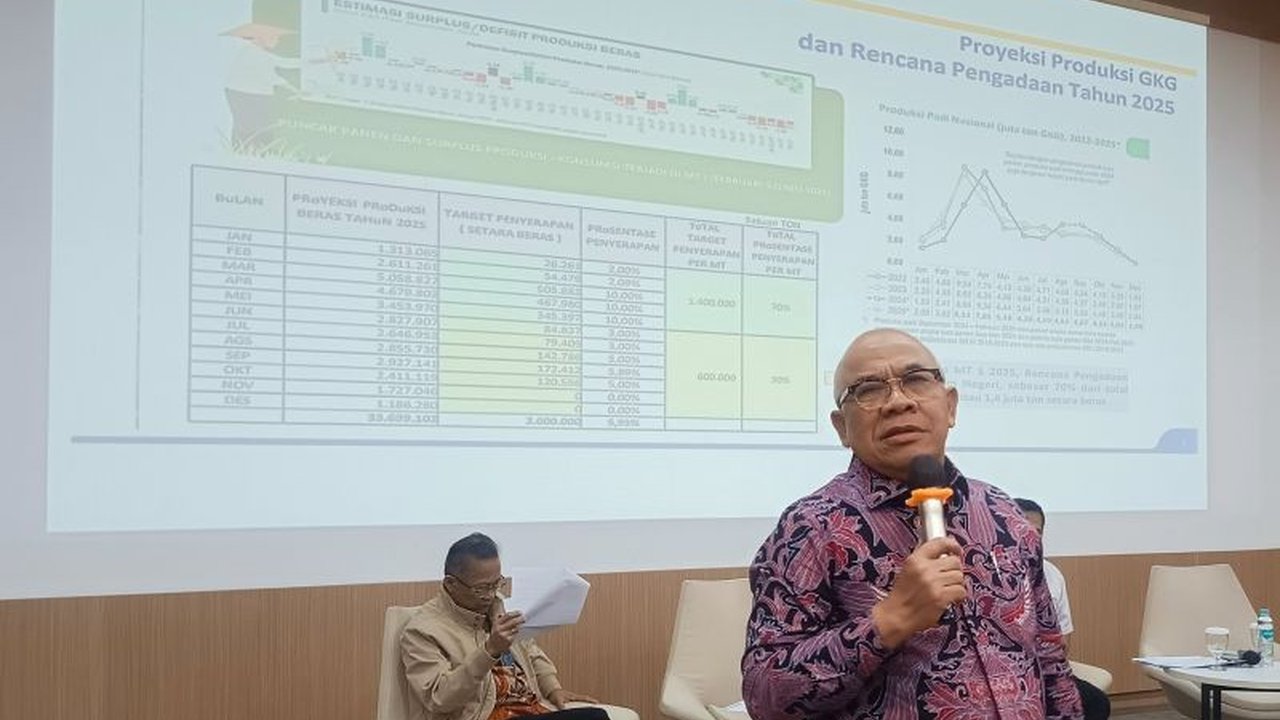 Bulog optimis dapat menyerap 70% dari target dua juta ton beras pada puncak panen Februari-Mei 2025, dan berupaya keras mencapai target pemerintah sebesar tiga juta ton dengan kolaborasi berbagai pihak.