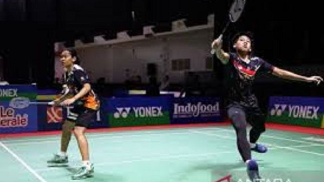 Pasangan ganda campuran Indonesia, Marwan Faza/Aisyah Salsabila, berhasil melaju ke babak 16 besar Indonesia Masters 2025 setelah melalui pertandingan rubber game yang menegangkan melawan pasangan Jerman.