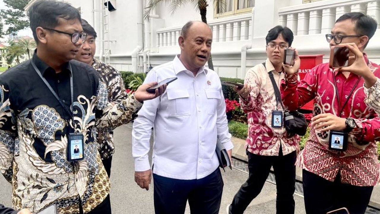 Presiden Prabowo Subianto memastikan anggaran Makan Bergizi Gratis (MBG) tercukupi dari APBN, mencapai Rp71 triliun hingga April 2025 dan ditargetkan meningkat hingga Rp400 triliun di 2026.