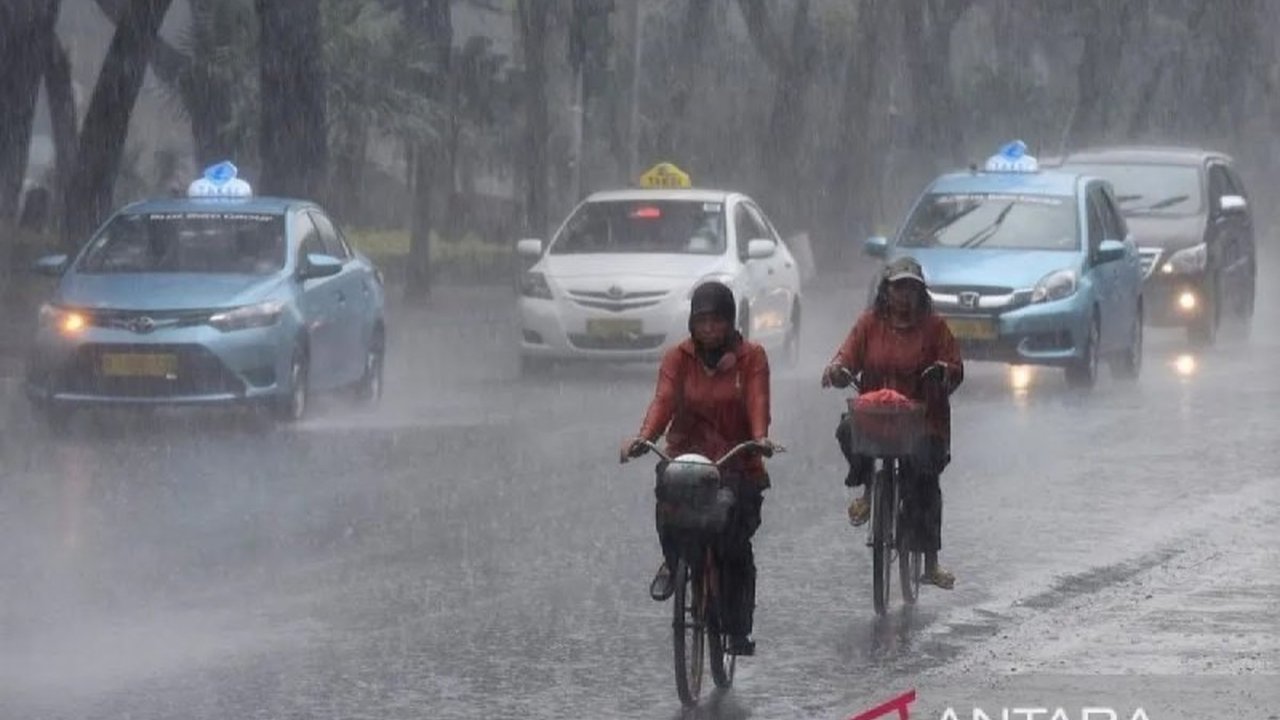 BMKG: Peringatan Hujan di Sejumlah Kota Besar Indonesia