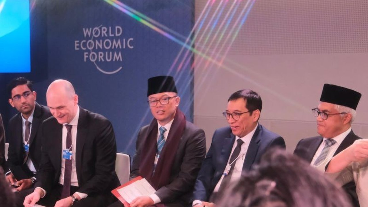 Indonesia terus berupaya mendorong dialog inklusif untuk menyelesaikan krisis politik dan kemanusiaan di Myanmar, mengajak mitra internasional untuk mendukung implementasi Konsensus Lima Poin ASEAN dan menyalurkan bantuan kemanusiaan.