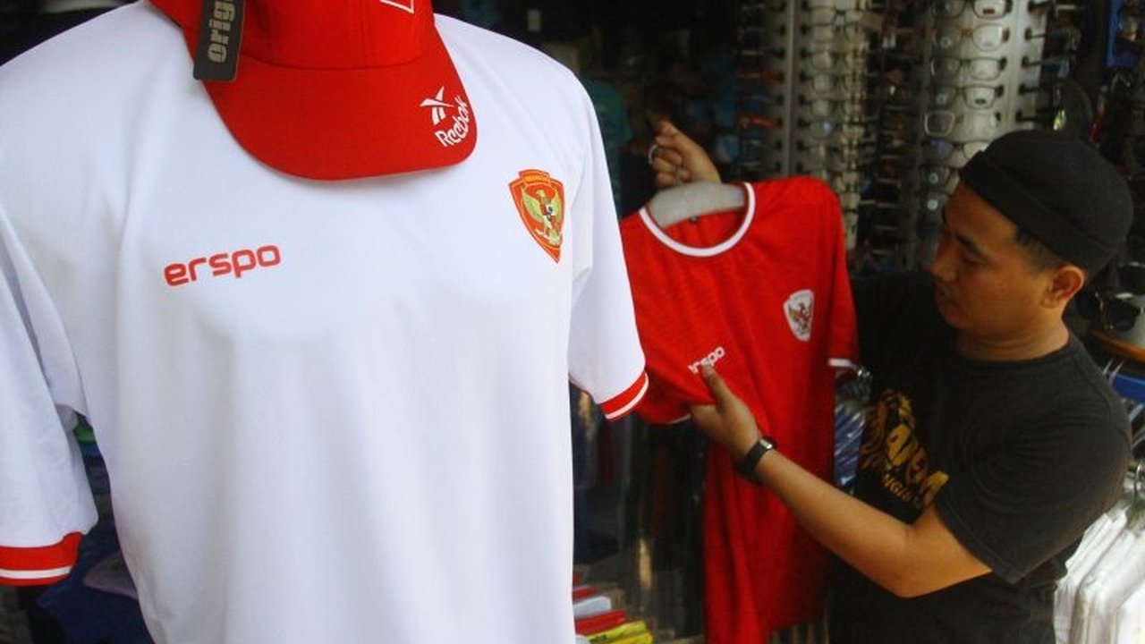 Erspo akan meluncurkan desain jersey baru Timnas Indonesia pada 23 Januari 2024 pukul 17.00 WIB, mengusung tema klasik dengan sentuhan budaya Indonesia, berharap membawa keberuntungan menuju Piala Dunia 2026.