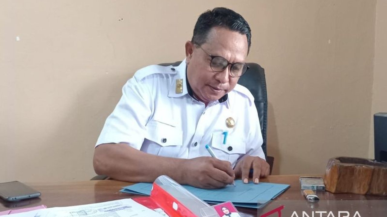 Pemkab Buton Selatan memulai Program Makan Bergizi Gratis (MBG) tahap awal untuk 2.782 siswa di Batauga, dengan persiapan renovasi dapur umum dan menunggu kesiapan pihak ketiga serta SPPG.